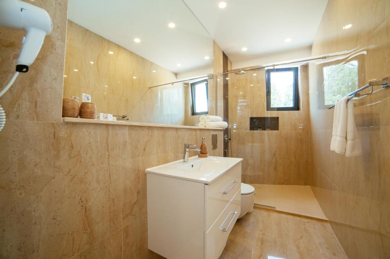 Hotel Ambiente Ulcinj Bagian luar foto