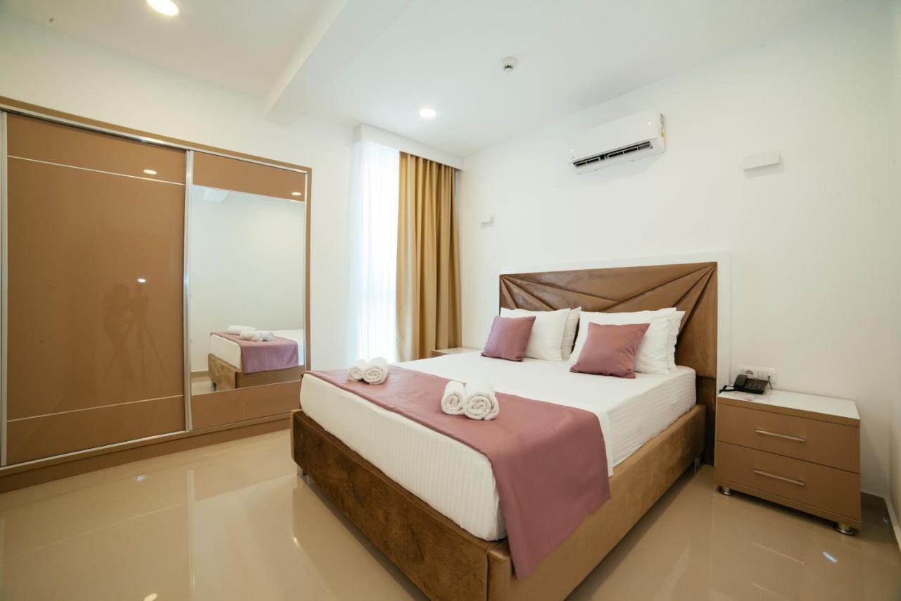Hotel Ambiente Ulcinj Bagian luar foto