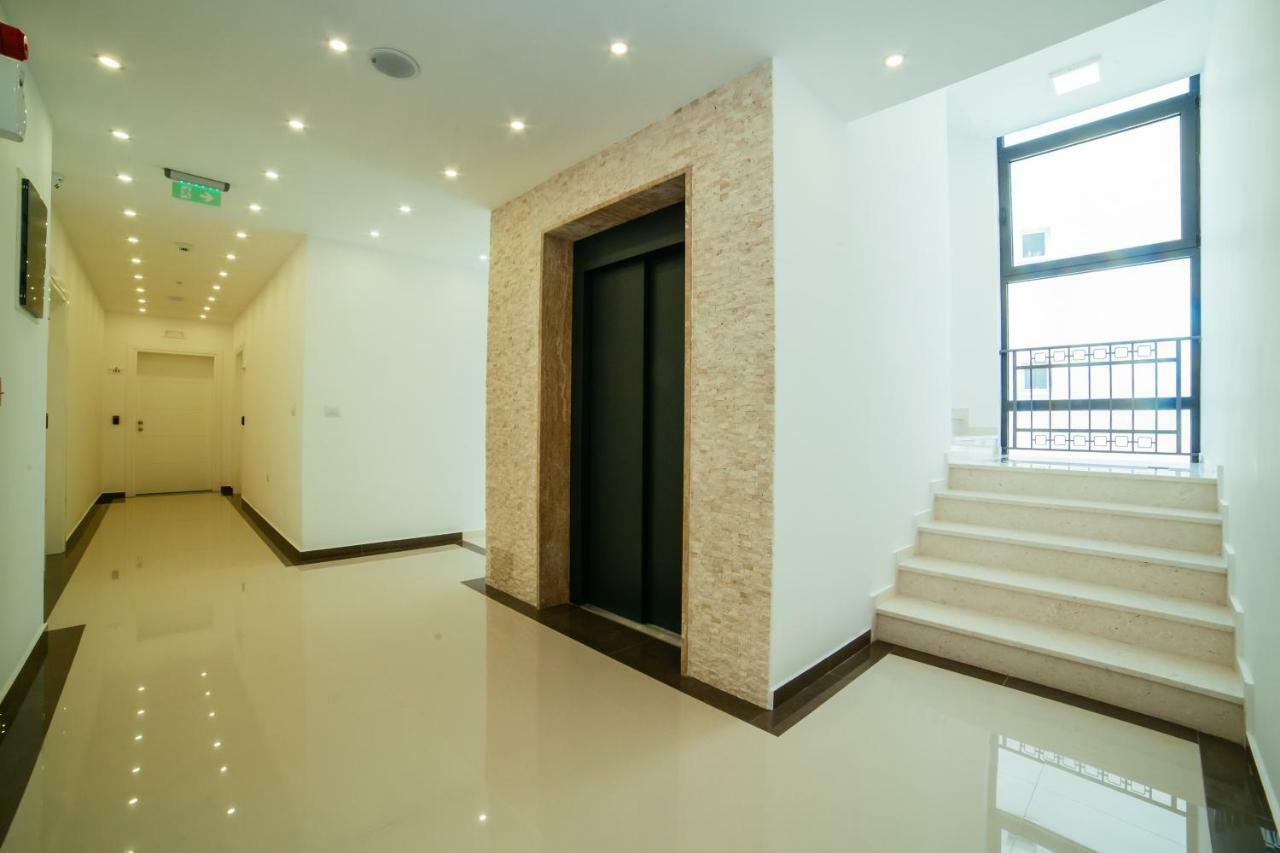 Hotel Ambiente Ulcinj Bagian luar foto