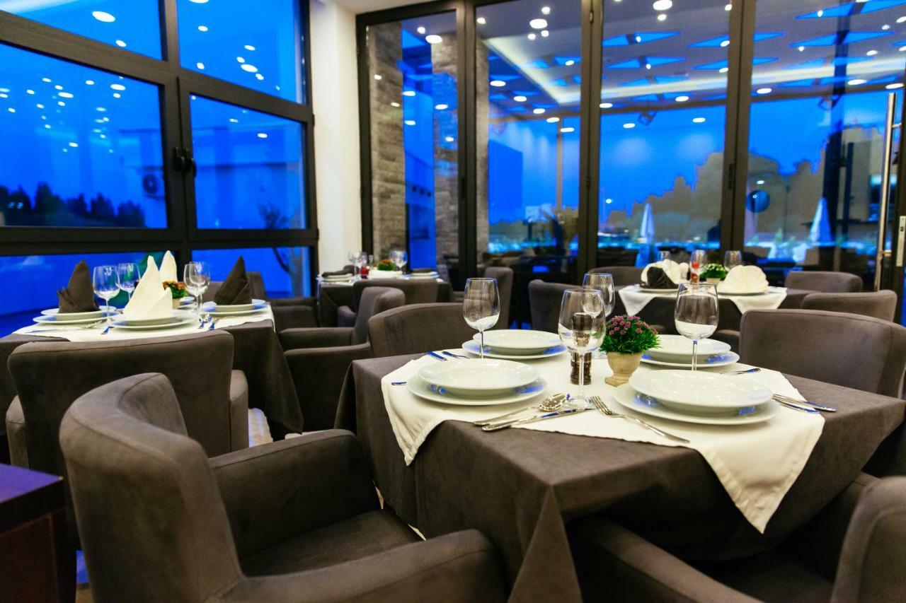 Hotel Ambiente Ulcinj Bagian luar foto