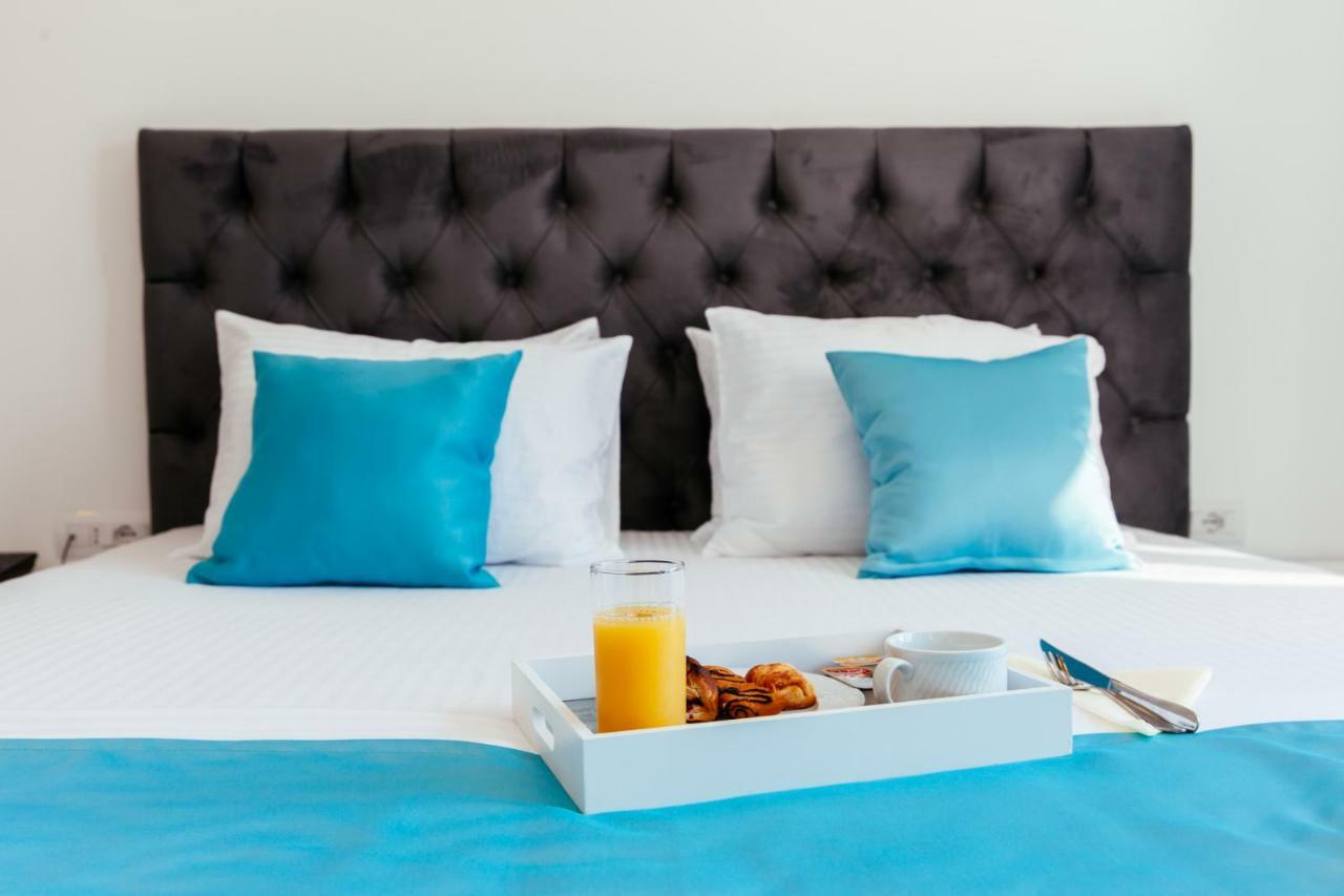 Hotel Ambiente Ulcinj Bagian luar foto